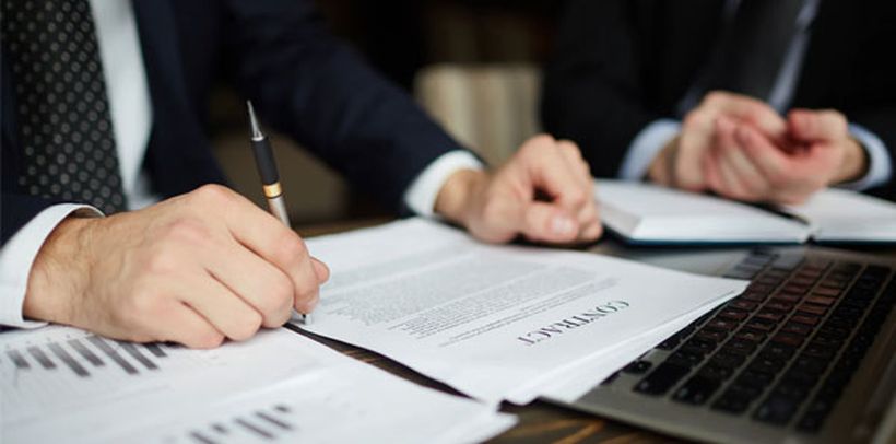 flyworld-lawyers-services-commercial-law-contract-review flyworld lawyers services commercial law contract review